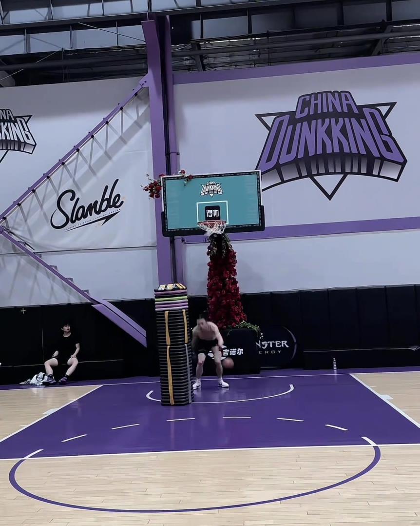 兄弟，這個摸高如何？