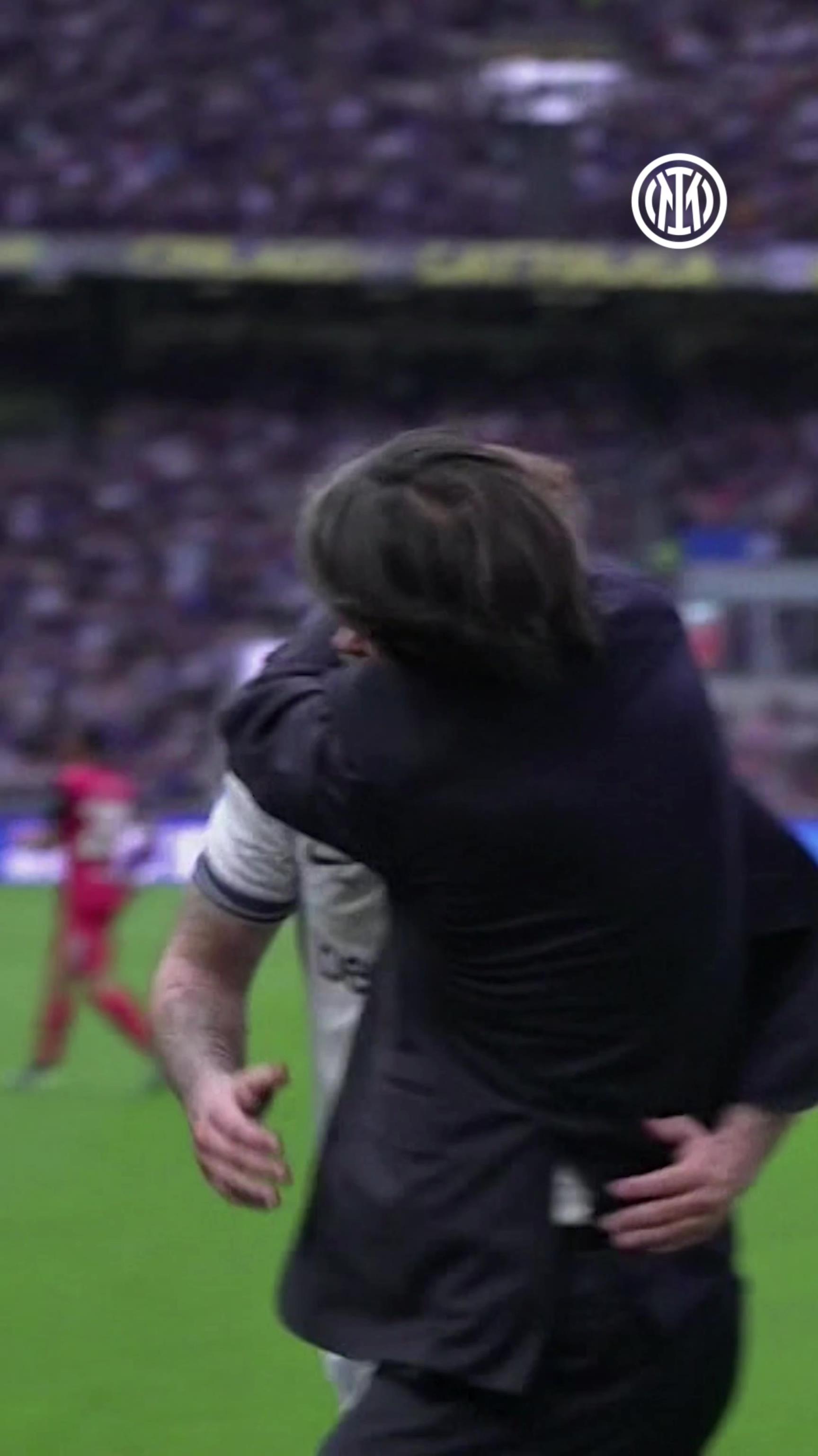 太銷魂，網(wǎng)友：阿瑙托維奇這腳傳球的確值得小因又摟又親