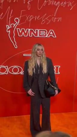 女狀元佩吉強(qiáng)勢登陸WNBA，實(shí)力超強(qiáng)，顏值也杠杠的